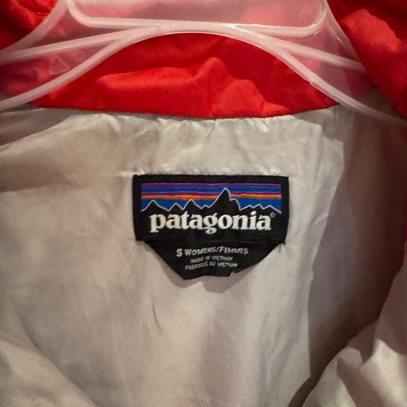 Patagonia Women's Vibrant Red Puffer Jacket - Picture 3 of 6
